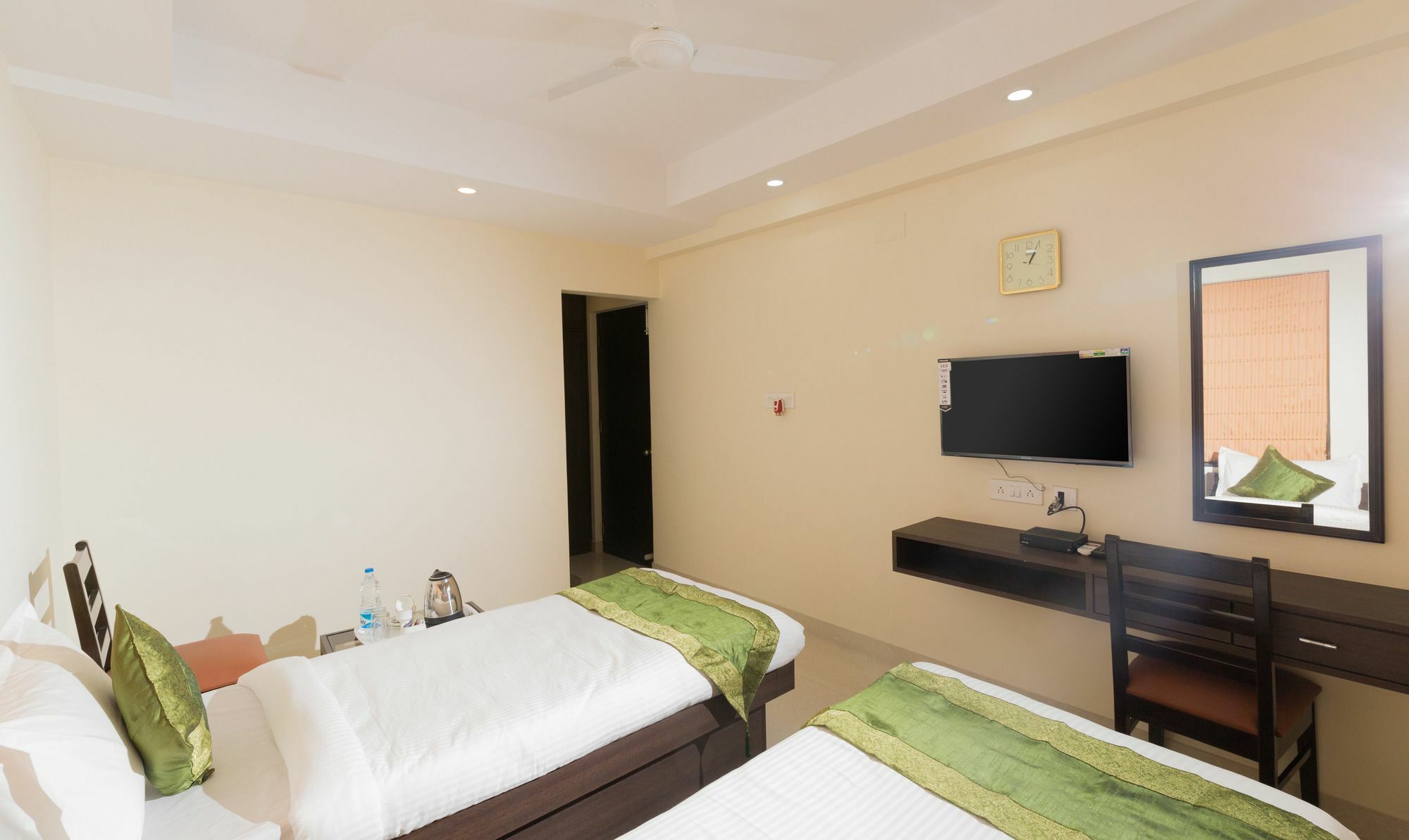Treebo Trend Newtown Classic Calcutta Extérieur photo